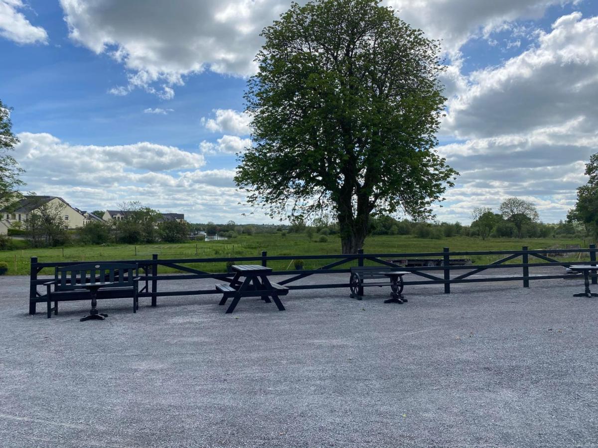 The Leitrim Inn And Blueway Lodge County Leitrim Екстер'єр фото